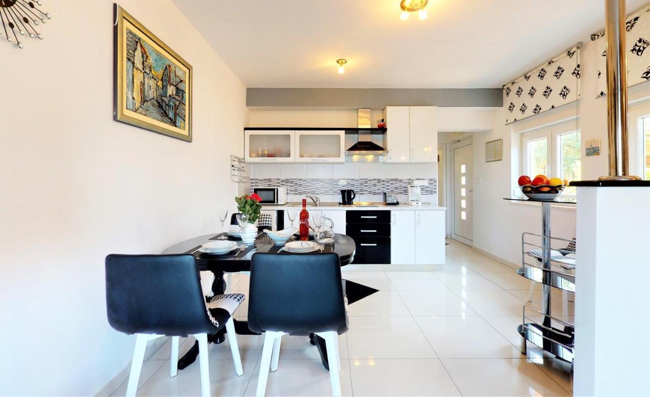 Apartments Silva Слатине Екстериор снимка