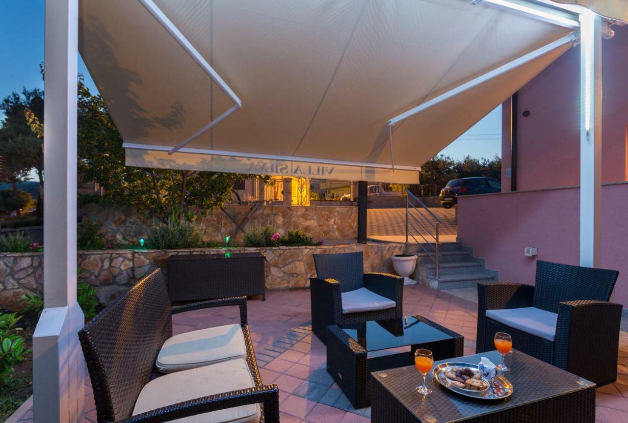 Apartments Silva Слатине Екстериор снимка